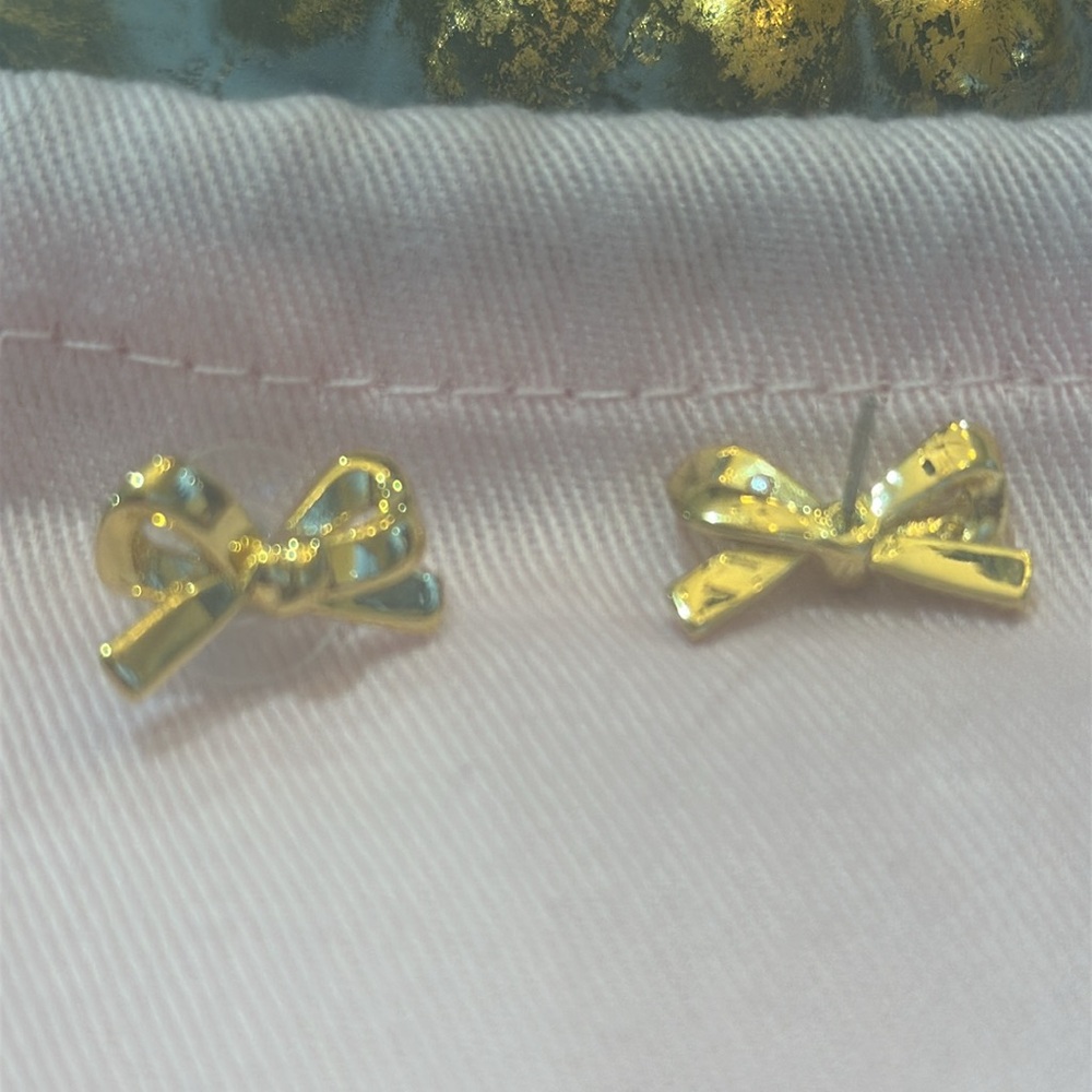 Kate Spade Gold Bangle and Bow Earrings - Picture 5 of 5